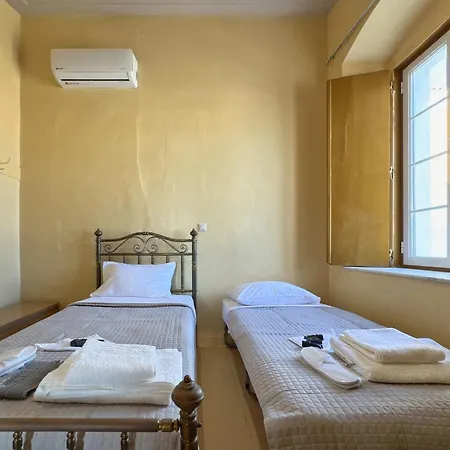 Traditional Stone House Ferienhaus Kranidi