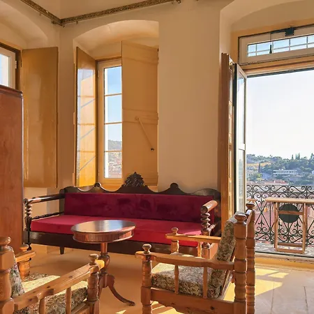 Traditional Stone House בית נופש