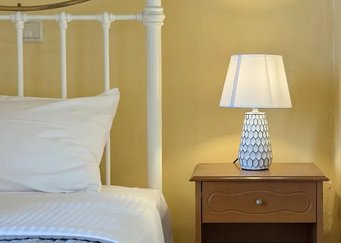 בית נופש Traditional Stone House