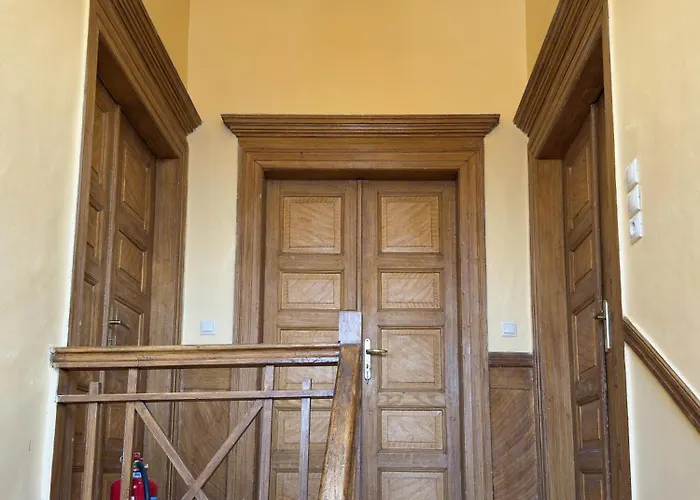 Traditional Stone House בית נופש קראנידיון